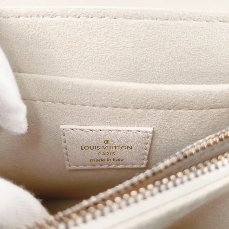 Louis Vuitton Crossbody Bag New Wave Hold Me Top Handle Bag White Calfskin One Size 23 × 10 × 15 cm — detail view 7 of 13