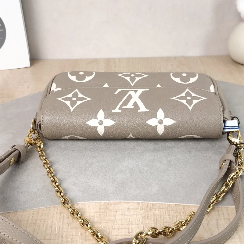 Louis Vuitton Crossbody Bag IVY Empreinte Embossed Calfskin Small 23.5 × 4.3 × 12 cm — detail view 7 of 11