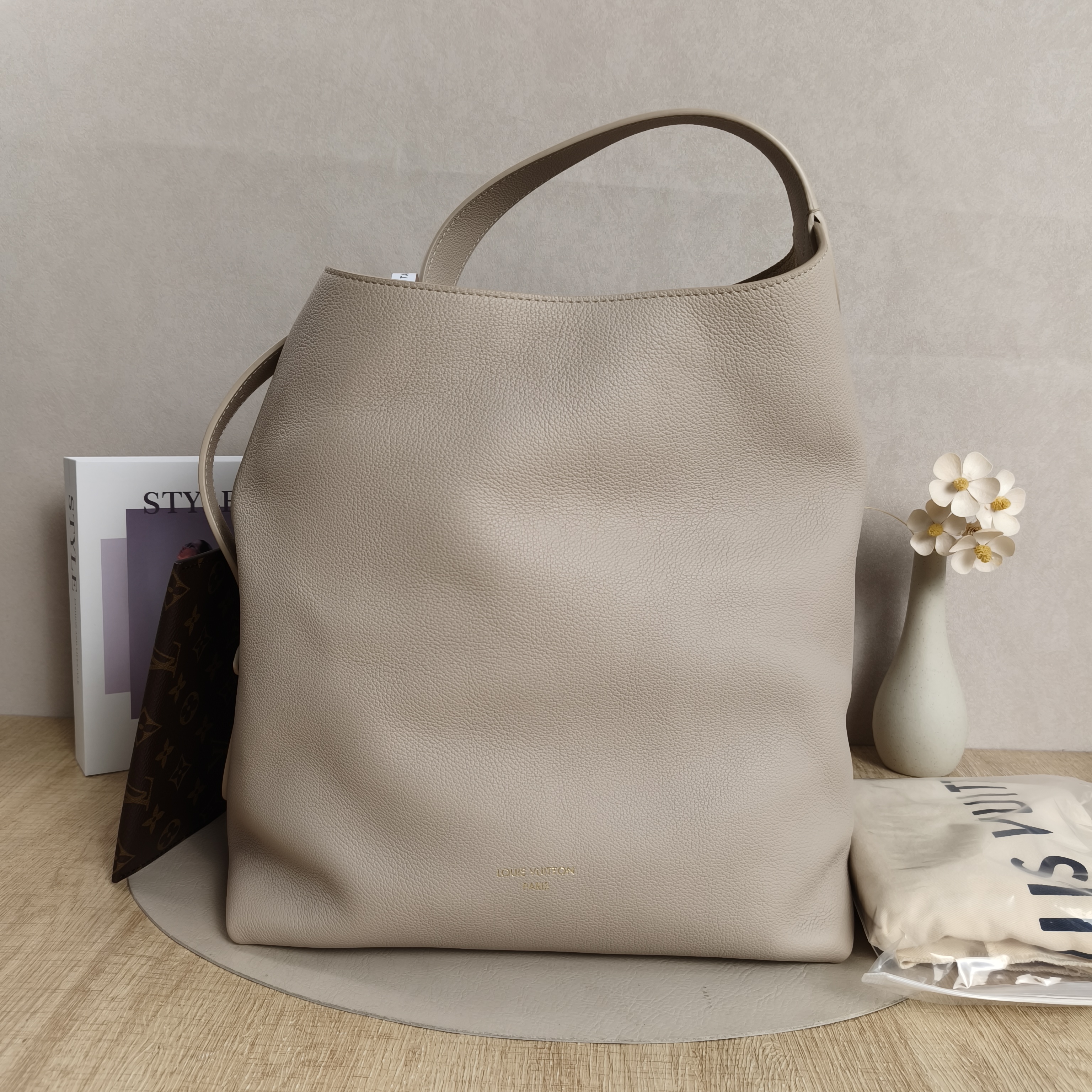 Louis Vuitton Shoulder Bag Low Key Hobo Shoulder Bag Calfskin Medium31 × 18 × 35 cm — cover view 2 of 10