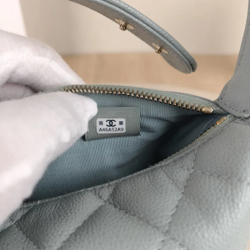 Chanel Crossbody Bag Crossbody Bag Grey Grained Calfskin One Size 16 × 6 × 13 cm — detail view 12 of 12