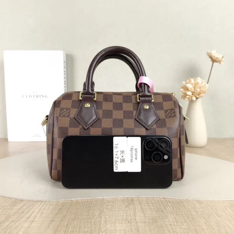 Louis Vuitton Crossbody Bag Speedy20 Shoulder Strap PVC Small 20.5 × 12 × 13.5 cm — cover view 4 of 5