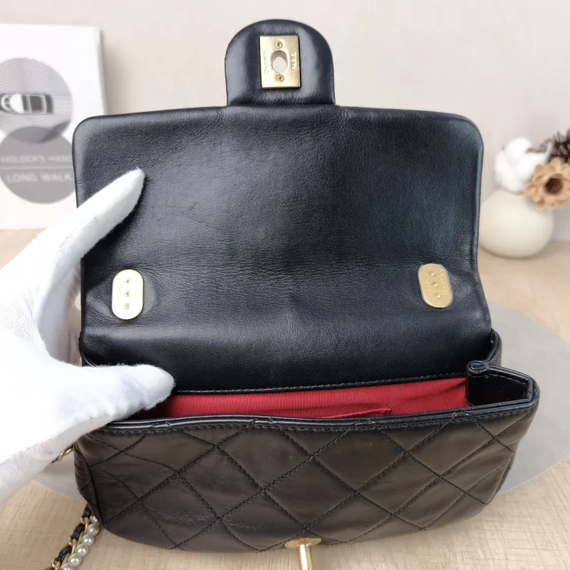 Chanel Crossbody Bag Pearl cf Collection Crossbody Bag Black Calfskin One Size 20 × 5 × 12 cm 30 — detail view 10 of 11