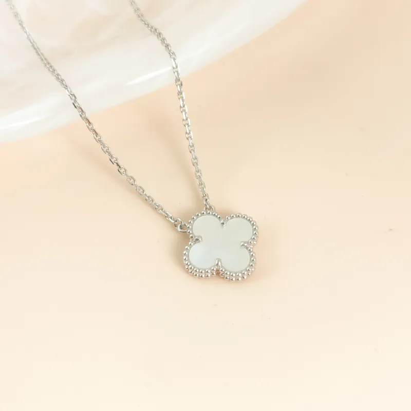Van Cleef & Arpels Necklace Alhambra Alhambra Collection Necklace White Mother-of-Pearl Pearl · White Mother-of-Pearl18KW hite Gold Vintage Small42cm — cover view 5 of 9
