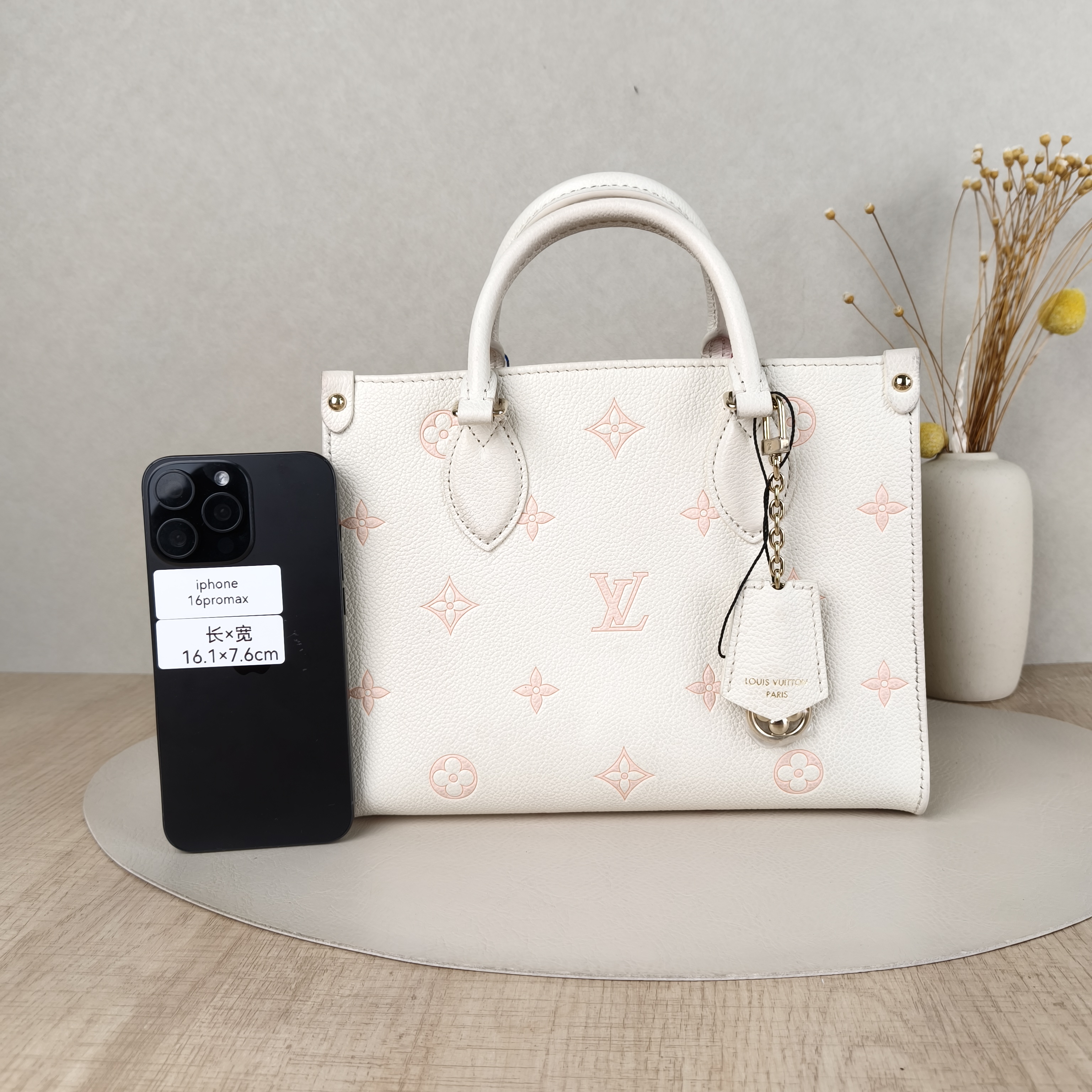 Louis Vuitton Shoulder Bag Onthego Beige · Pink Empreinte Embossed Calfskin Small25 × 11.5 × 19 cm — cover view 5 of 5