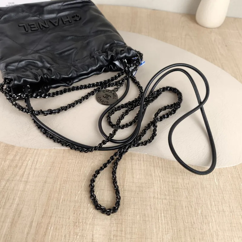 Chanel Shoulder Bag22Bag Black CC alfskinmini20 × 6 × 19 cm — detail view 4 of 12