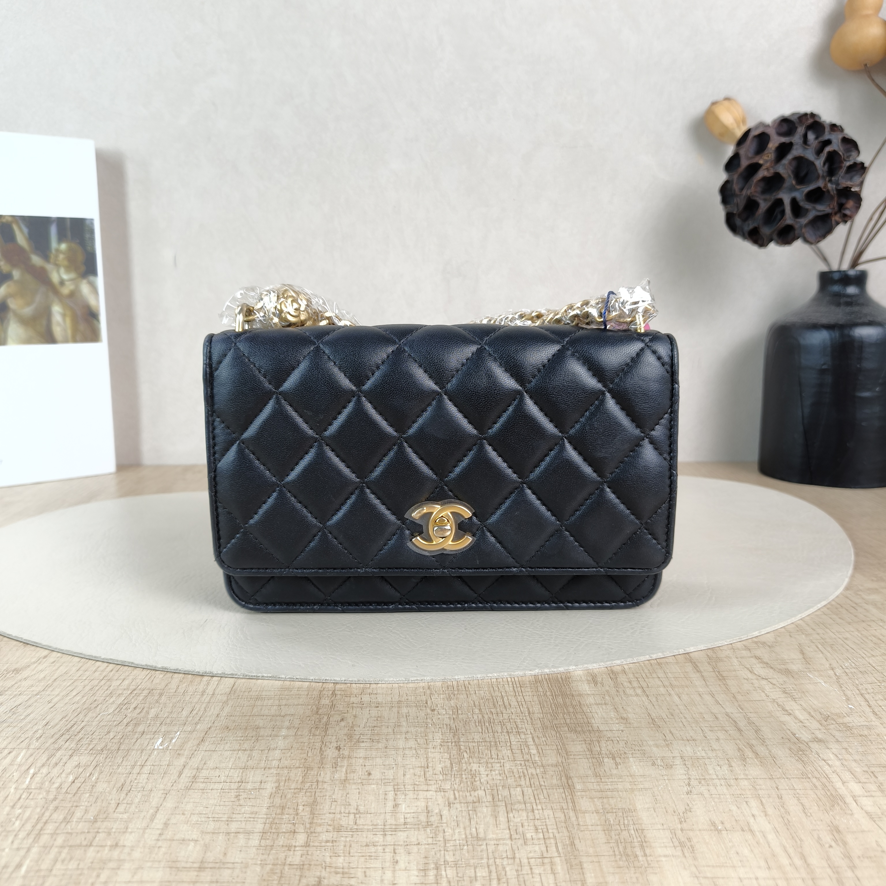 Chanel Crossbody Bag woc Black Lambskinmini19.2 × 3.5 × 12.3 cm