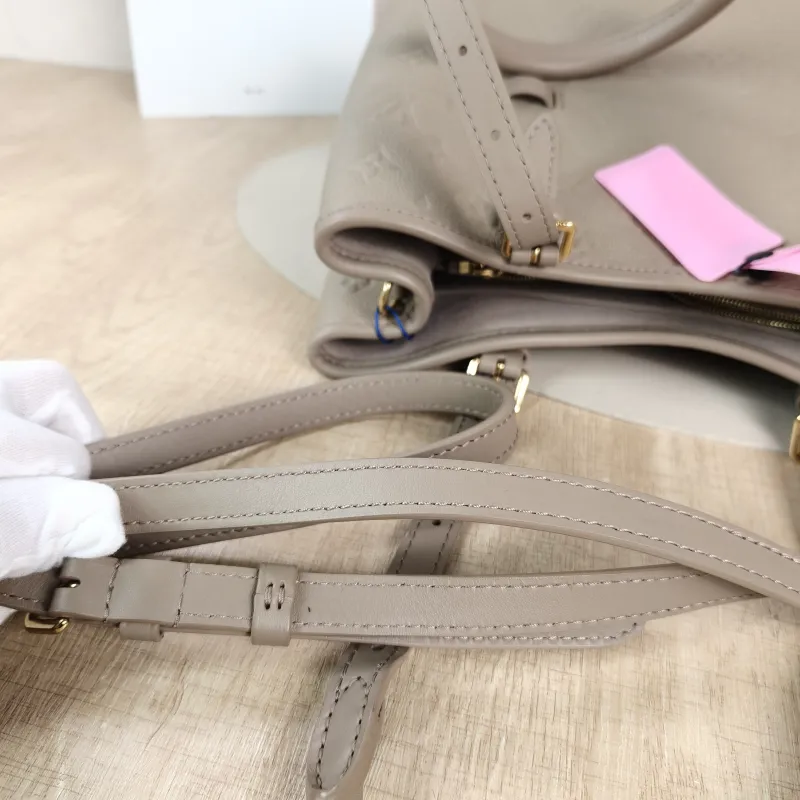Louis Vuitton Shoulder Bag Babylone Tote Tote Bag Calfskin Small 31 × 13 × 21.5 cm — detail view 4 of 11