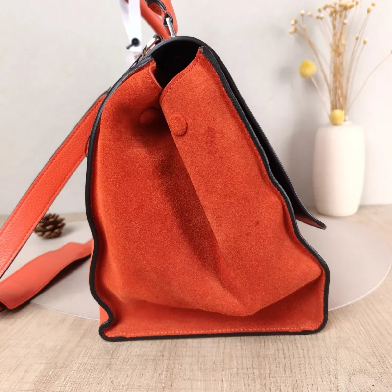 CELINE Crossbody Bag Trapeze Red Calfskin 30 × 17 × 23 cm — detail view 3 of 12