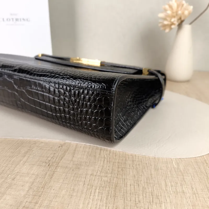 SAINT LAURENT Shoulder Bag MANHATTAN Black Calfskin Medium29 × 7.5 × 20 cm — detail view 6 of 12