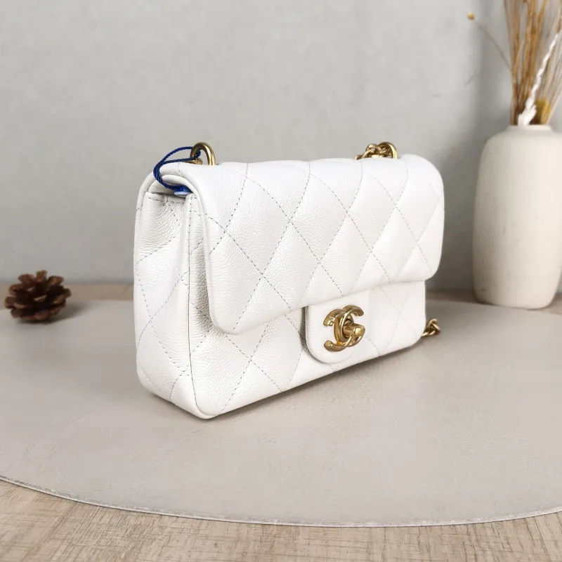 Chanel Crossbody Bag White Grained Calfskin 18 × 5 × 12 cm — cover view 3 of 5