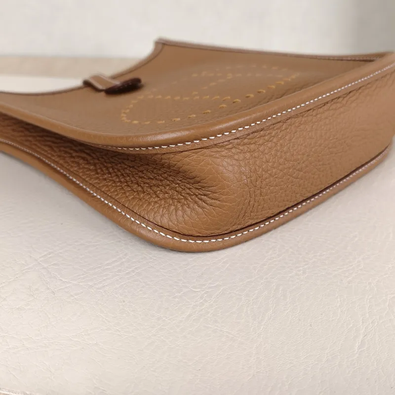 Hermès Crossbody Bag Evelyne Mini 16 Mini 16 Taurillon Clemence TC Calfskin Mini 17 × 5.5 × 18 cm G — detail view 6 of 8