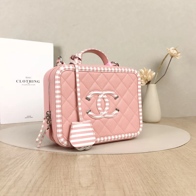 Chanel Crossbody Bag CC Filigree Vanity Cosmetic Bag White Grained Calfskin Medium21 × 8 × 16 cm — cover view 2 of 4