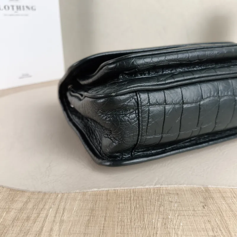 SAINT LAURENT Crossbody Bag Niki Green D Waxed Leather Small21 × 7.5 × 16 cm — detail view 3 of 12