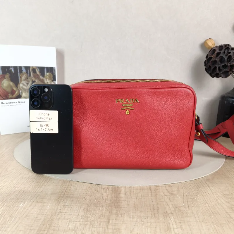 PRADA Crossbody Bag Camera Bag Red Calfskin One Size 24 × 9 × 16 cm — cover view 2 of 5