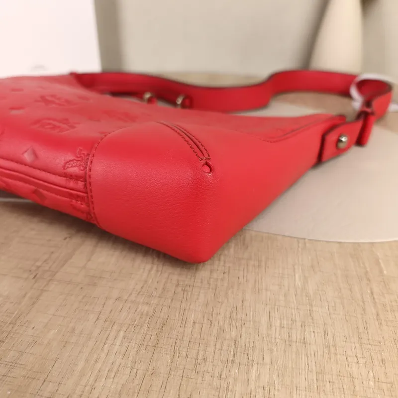 MCM Crossbody Bag Crossbody Bag Red Calfskin One Size24 × 4.5 × 19 cm — detail view 3 of 9