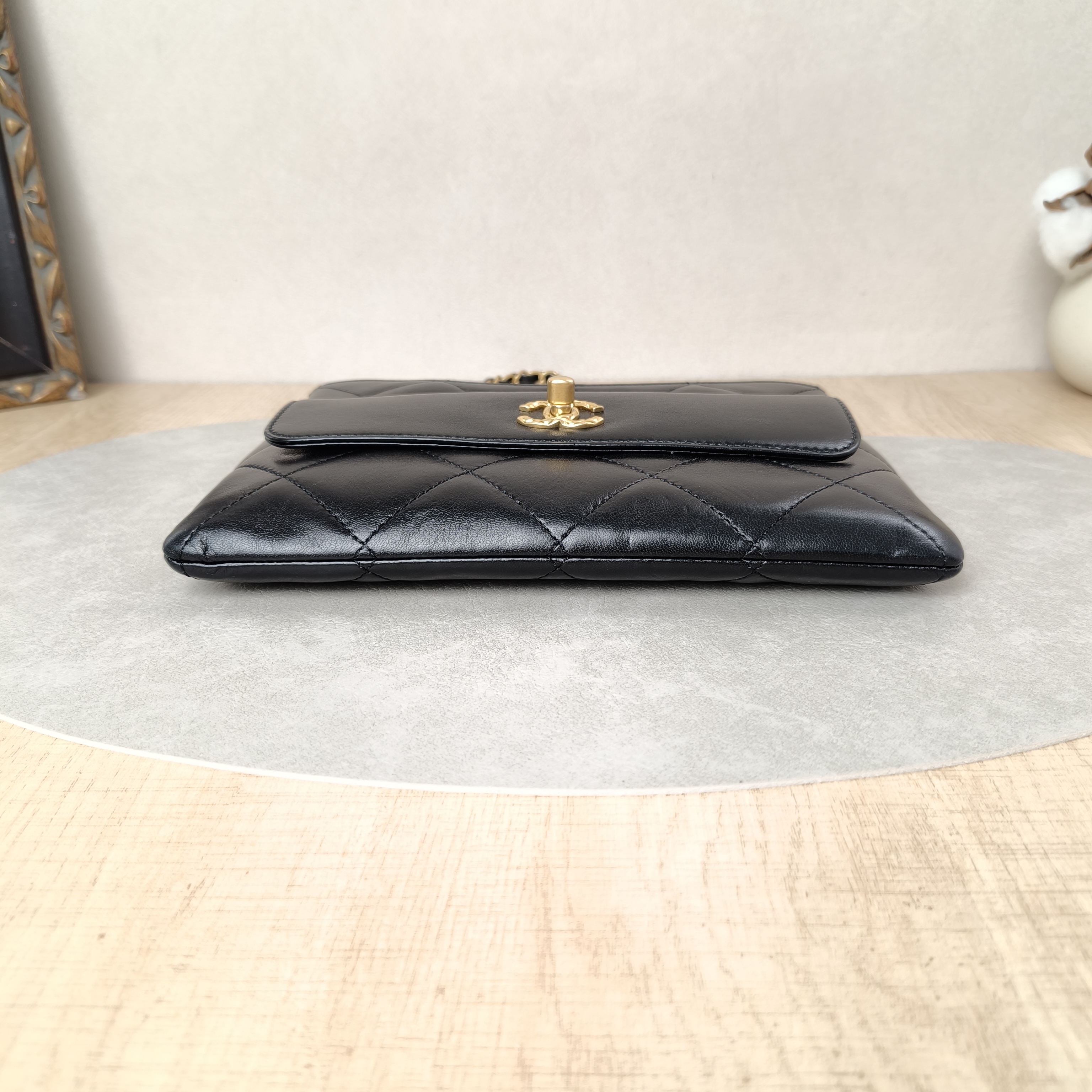 Chanel Crossbody Bag24BB lack with Gold-Tone Hardware Black Lambskin One Size24*19 — cover view 5 of 8