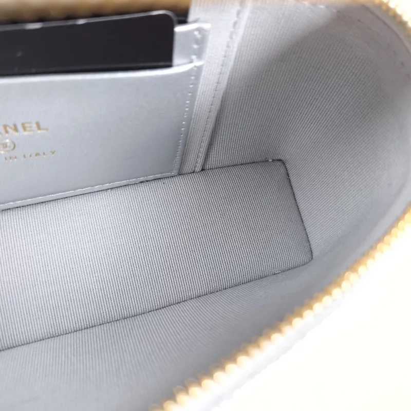 Chanel Crossbody Baglp Box Bag Top Handle Crossbody Bag Silver Grained Calfskin One Size19.5 × 5 × 17 cm — detail view 9 of 14