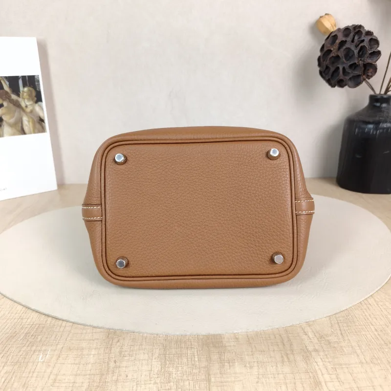Hermès Top Handle Bag Picotin Lock 18 18 TC Calfskin Small 18 × 13 × 19 cm u — cover view 2 of 6