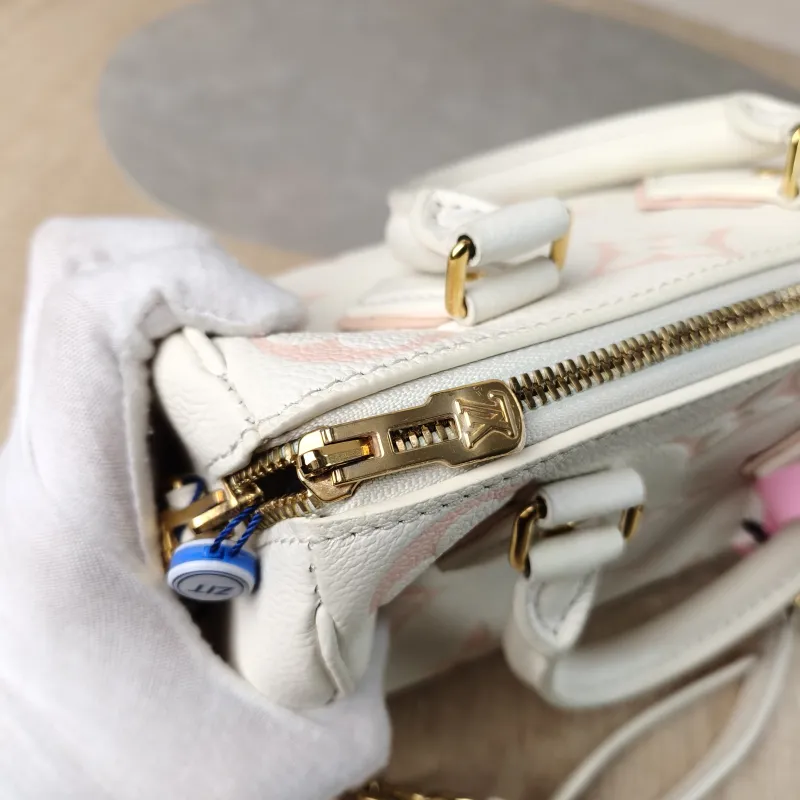 Louis Vuitton Crossbody Bag Speedy20 · Pink Monogram Empreinte Embossed Calfskin Small 20.5 × 12 × 13.5 cm — detail view 3 of 13