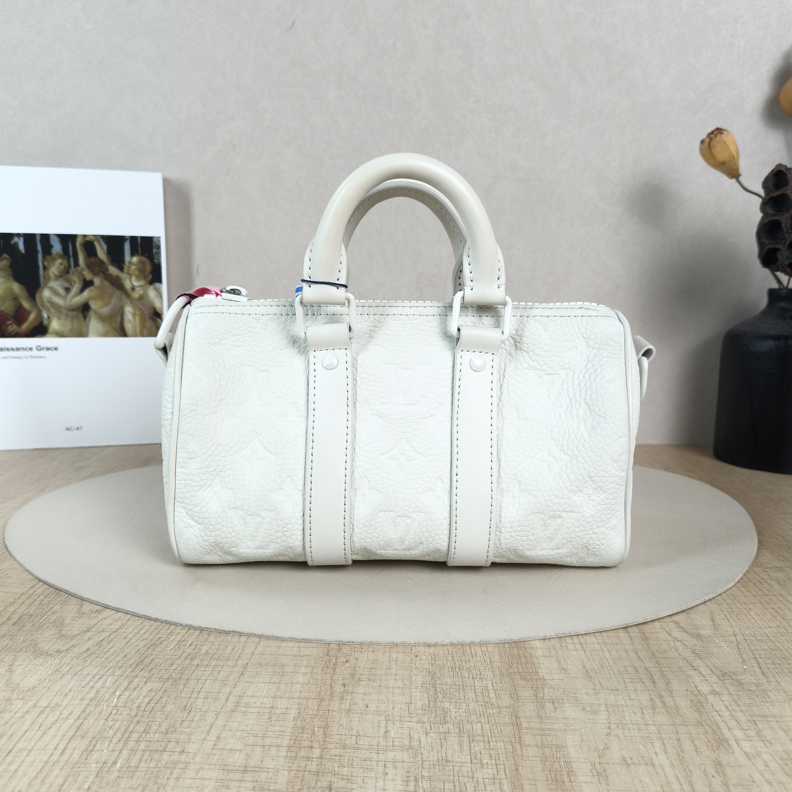 Louis Vuitton Crossbody Bag Keepall 25White Calfskin Medium25 × 11 × 15 cm — cover view 4 of 5