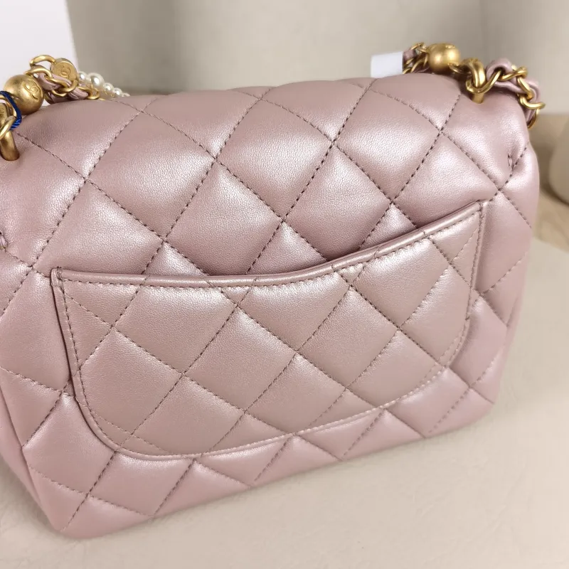 Chanel Crossbody Bag Pearl Lambskin One Size19.5 × 7.5 × 14.5 cm — detail view 11 of 14