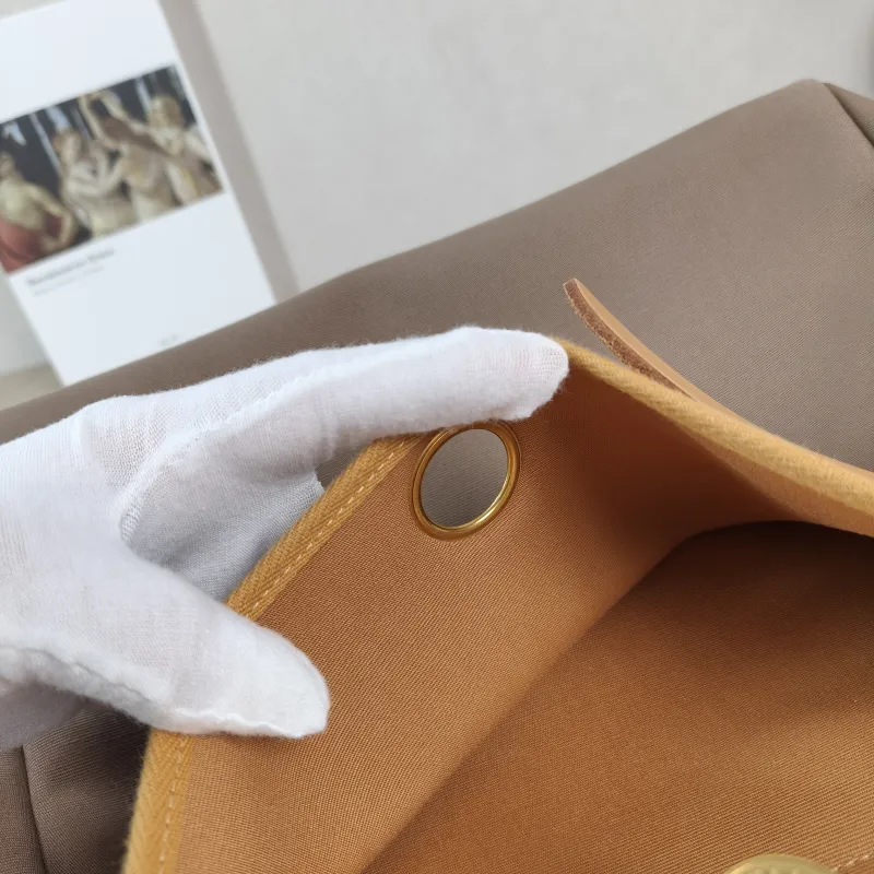 Hermès Crossbody Bag Herbag 31 Calfskin，Canvas Medium 30.5 × 11 × 25.5 cm B — detail view 1 of 13