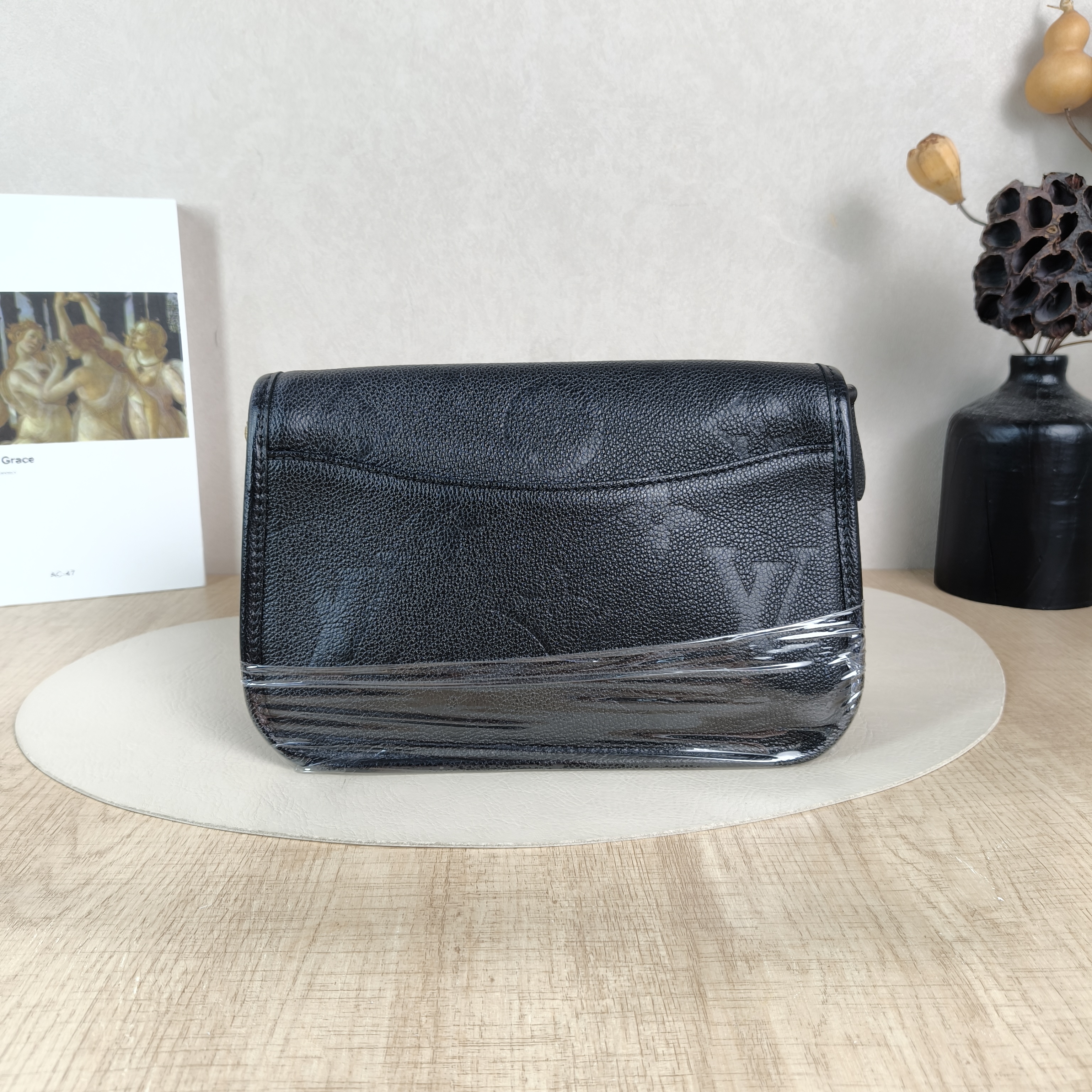 Louis Vuitton Crossbody Bag Diane Baguette Bag Black Empreinte Embossed Calfskin Monogram Small24 × 9 × 15 cm — cover view 5 of 6