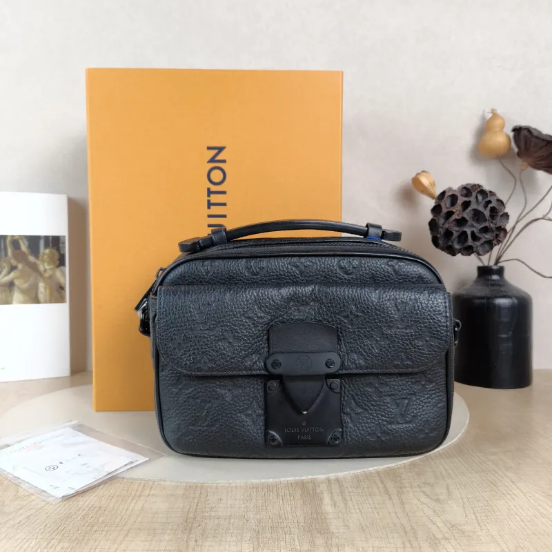 Louis Vuitton Crossbody Bag S Lock Messenger Bag Black Calfskin One Size22 × 8 × 18 cm — cover view 6 of 6