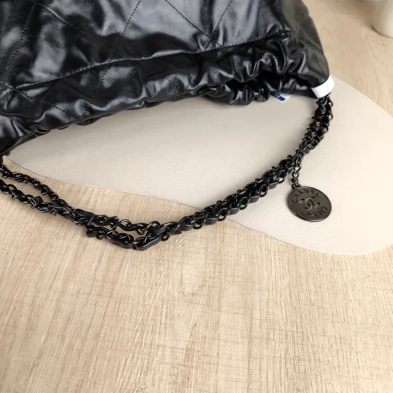 Chanel Shoulder Bag 22Bag Black CC alfskin Medium 39 × 8 × 42 cm — detail view 12 of 14