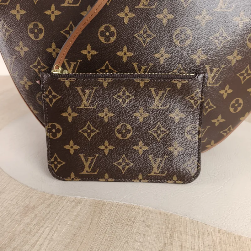 Louis Vuitton Crossbody Bag Loop Hobo Monogram PVC38 × 10 × 26 cm — detail view 7 of 10