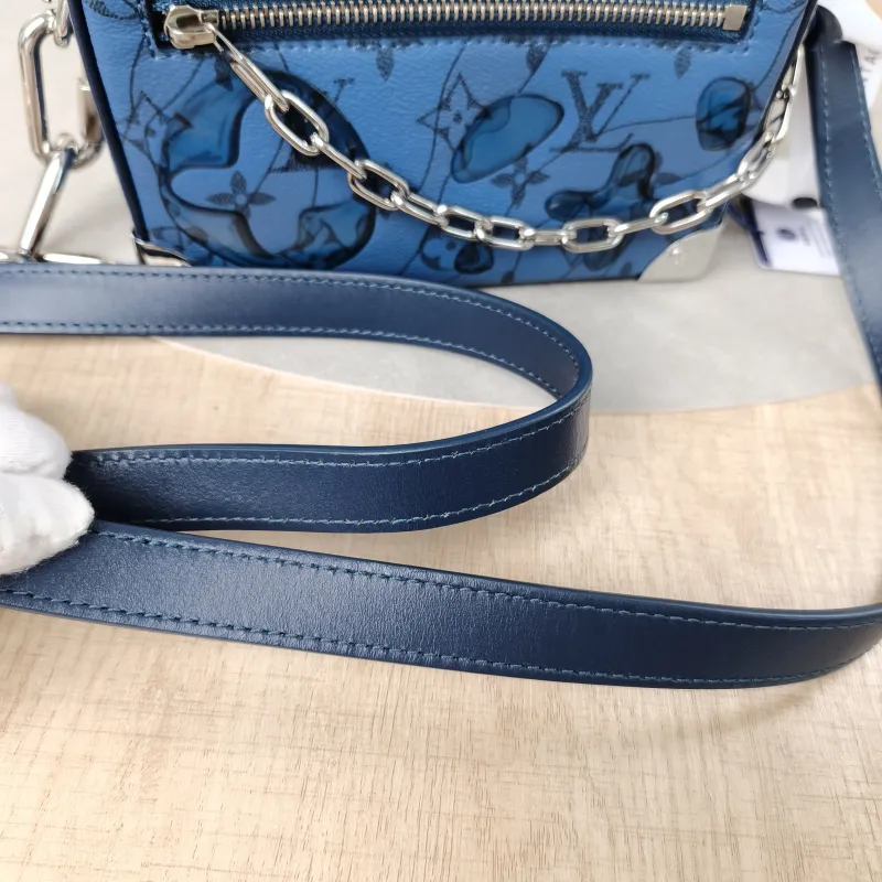 Louis Vuitton Crossbody Bag SOFT TRUNK Box Blue PV Cmini18.5 × 8 × 13 cm — detail view 2 of 17