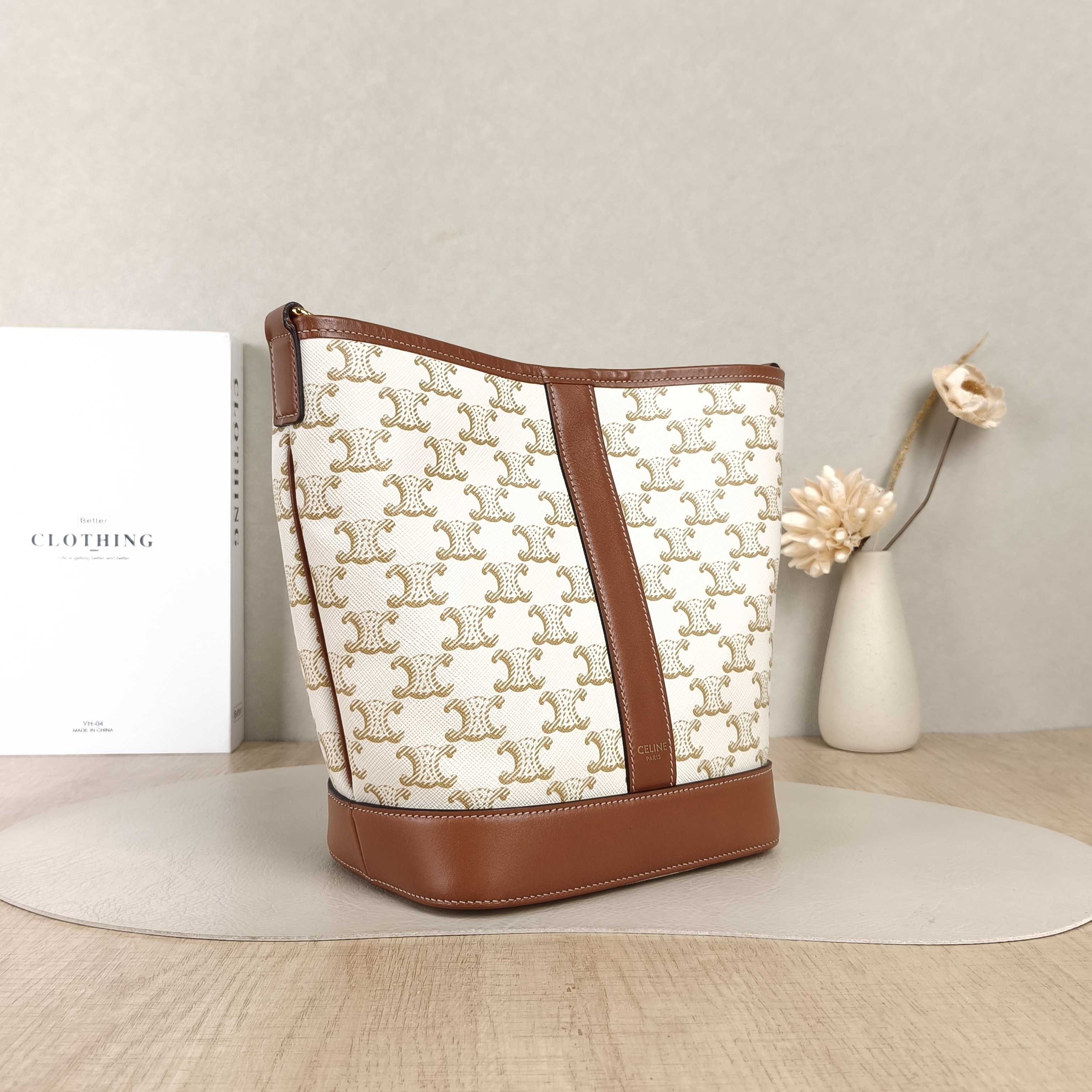 CELINE Crossbody Bag Triomphe Bucket Bag White PVC Small22 × 13 × 26 cm — cover view 4 of 5