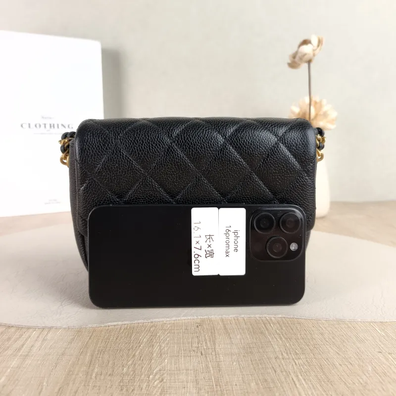 Chanel Crossbody Bag Black Grained Calfskin 19 × 6 × 14 cm — cover view 4 of 5