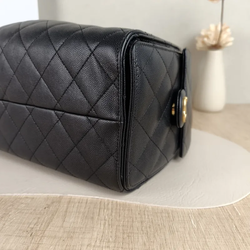Chanel Shoulder Bag25Bag Black Grained Calfskin Small26 × 14 × 30 cm — detail view 1 of 11