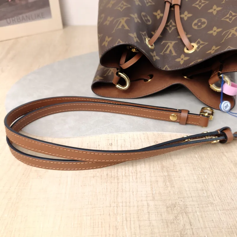 Louis Vuitton Shoulder Bag NÉONOÉ Bucket Bag Caramel PVC Medium 26 × 17.5 × 26 cm — detail view 3 of 11