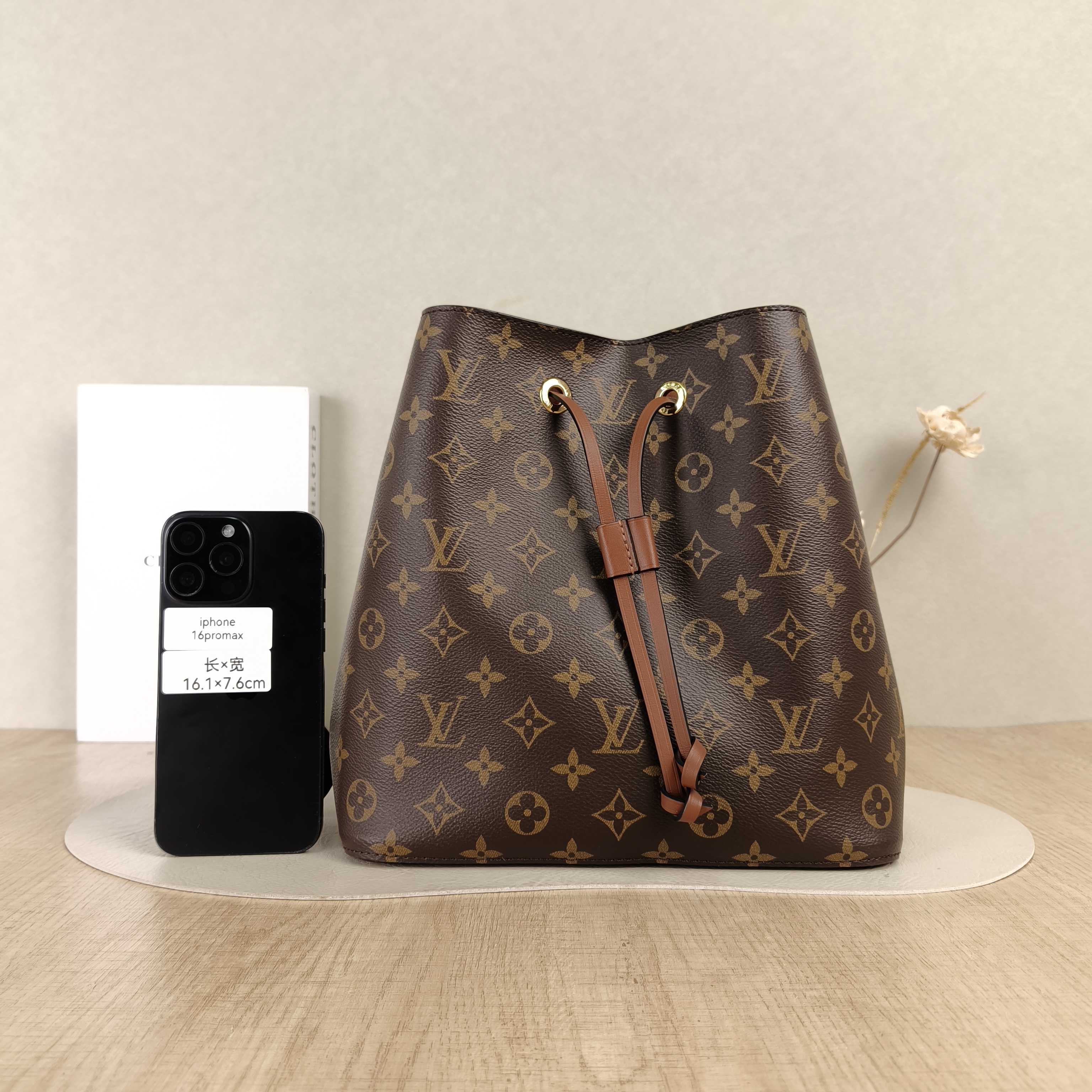 Louis Vuitton Shoulder Bag NÉONOÉ Bucket Bag Caramel PVC Medium26 × 17.5 × 26 cm — cover view 5 of 5