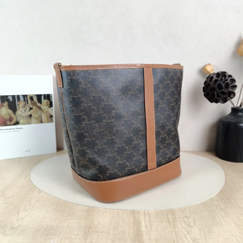 CELINE Crossbody Bag Triomphe Bucket Bag Monogram PVC Medium24 × 18 × 27 cm — cover view 3 of 5