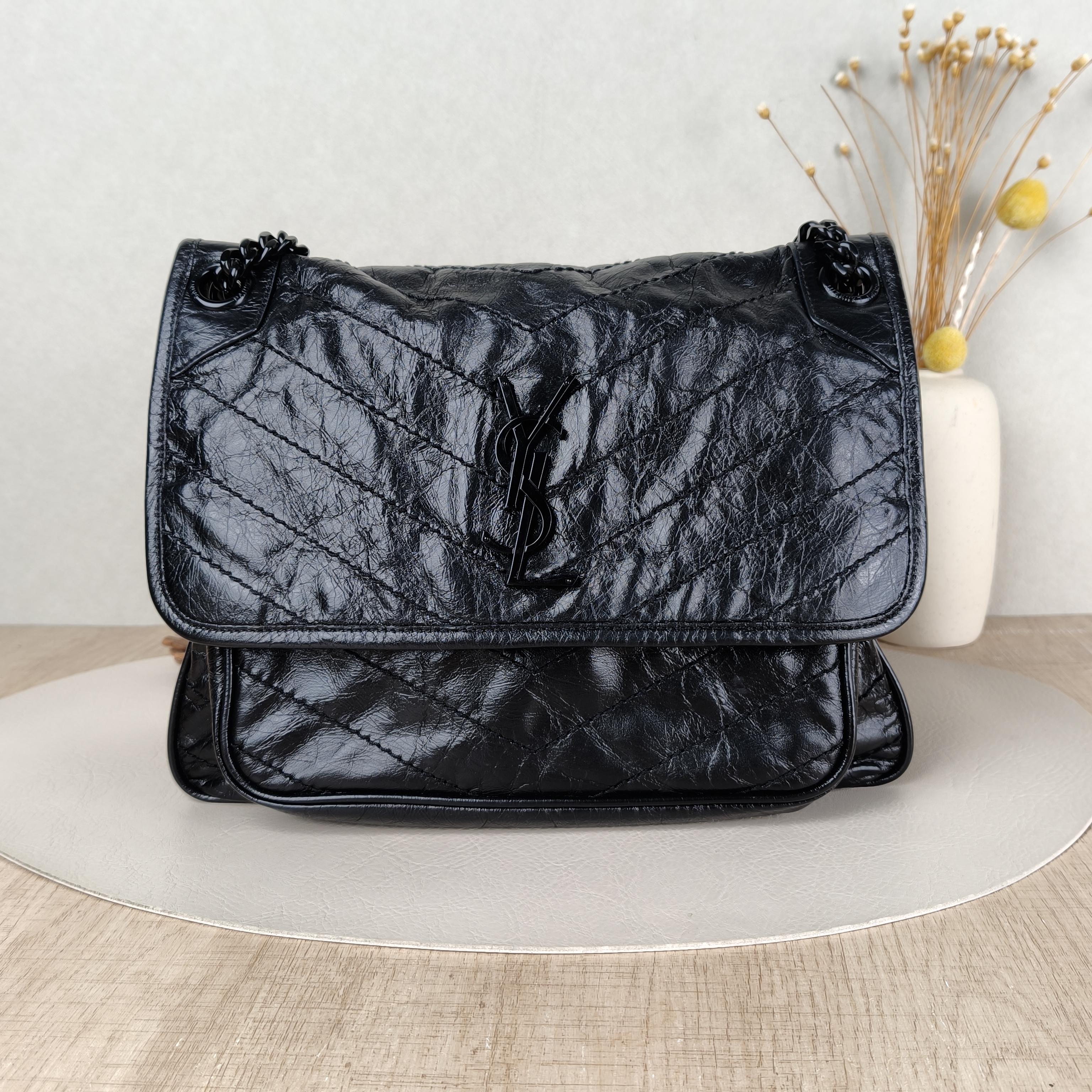 SAINT LAURENT Crossbody Bag Niki Black Waxed Leather Calfskin Medium28 × 8.5 × 20 cm