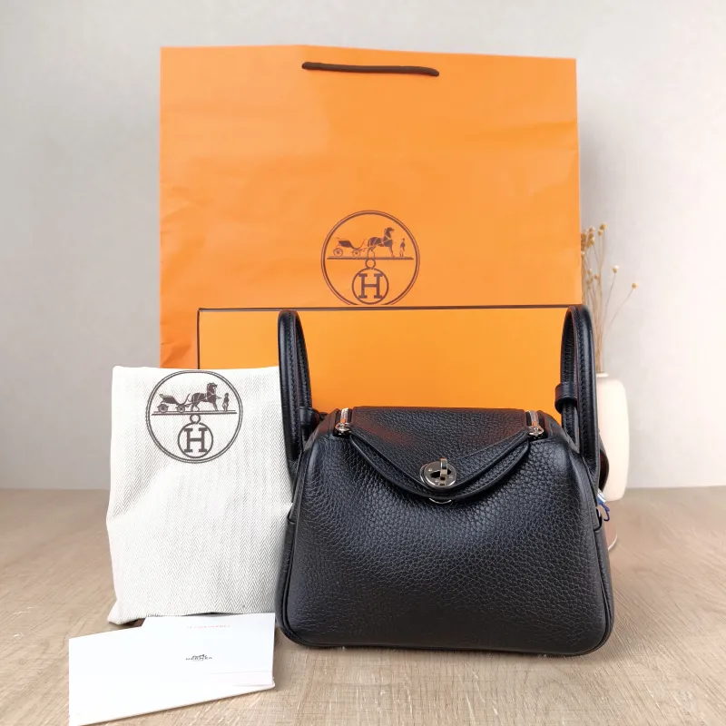 Hermès Crossbody Bag Lindy Mini 19 89Black TC Calfskin Mini 19 × 9.5 × 13 cm K — cover view 3 of 6