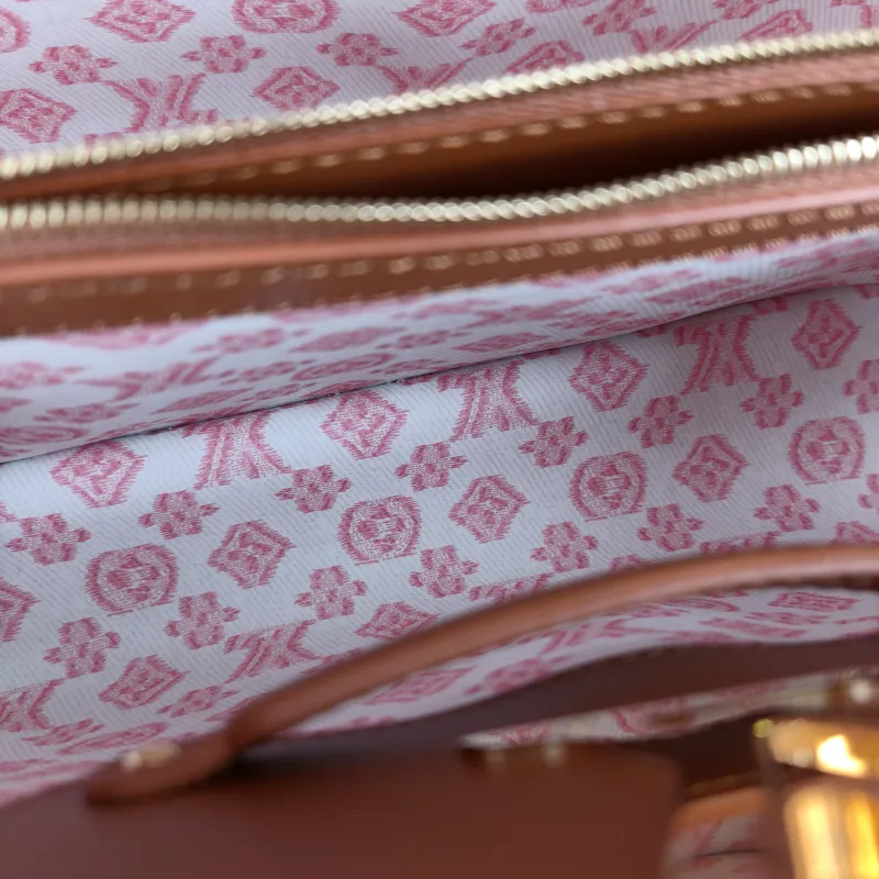Louis Vuitton Top Handle Bag Capucines Brown · Calfskin BB27 × 9 × 18 cm — detail view 11 of 15