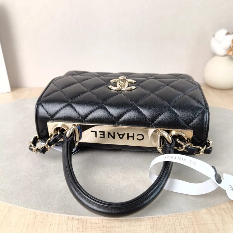 Chanel Top Handle Bag Trendy CC Black Lambskin Mini 19.5 × 8 × 14.5 cm — detail view 5 of 15