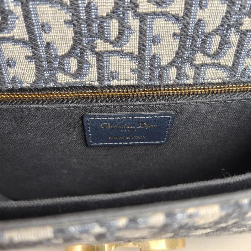 DIOR Crossbody Bag30Montaigne 30 Edition Canvas Medium24 × 8 × 17 cm — detail view 1 of 13
