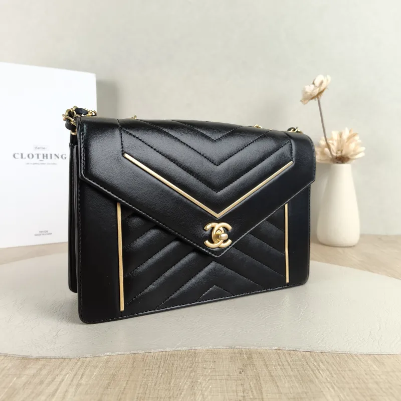 Chanel Crossbody Bag Crossbody Bag Black Lambskin One Size24 × 7 × 16 cm — cover view 6 of 6