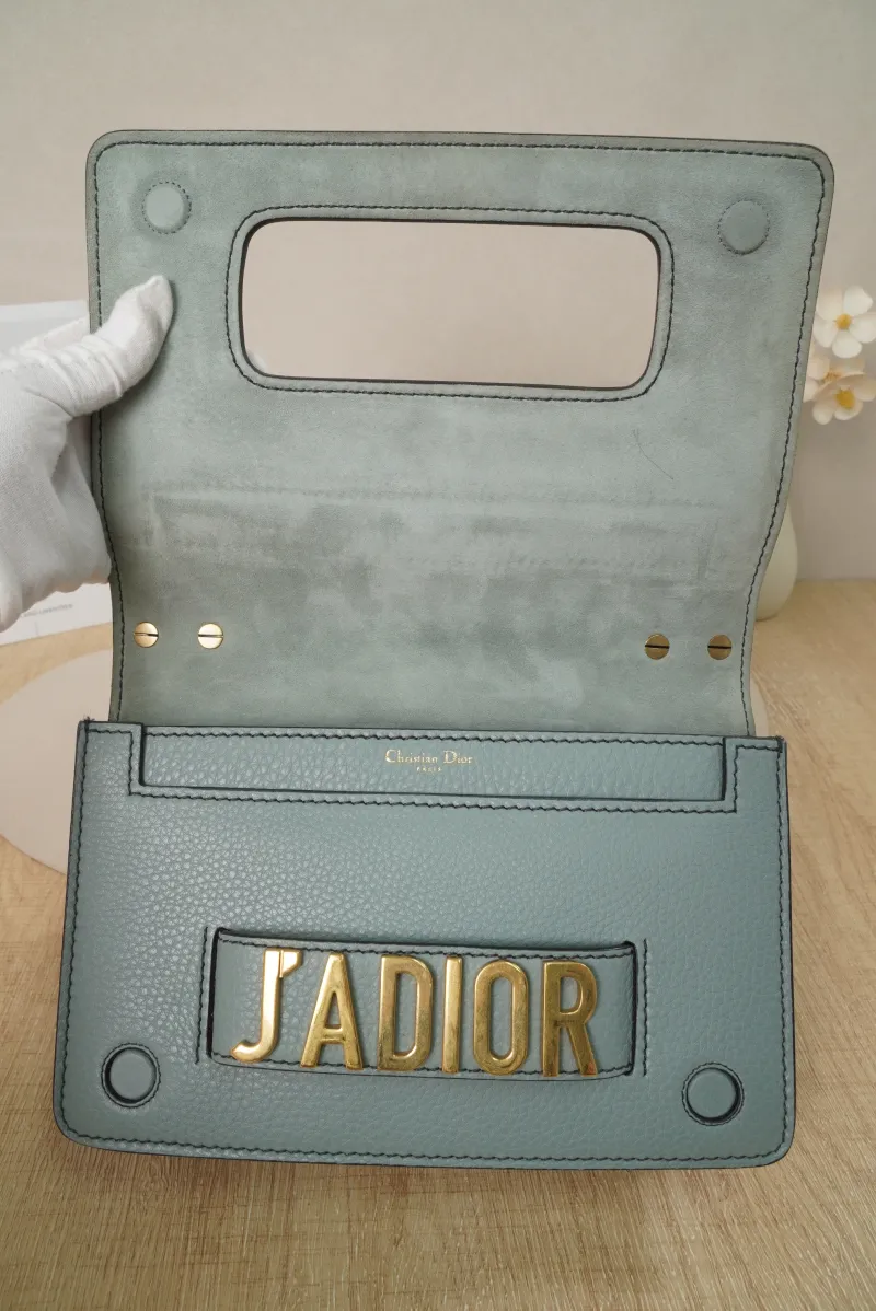DIOR Chain Bag Calfskin17 · 25 × 6 × 16.5 cm — detail view 6 of 19