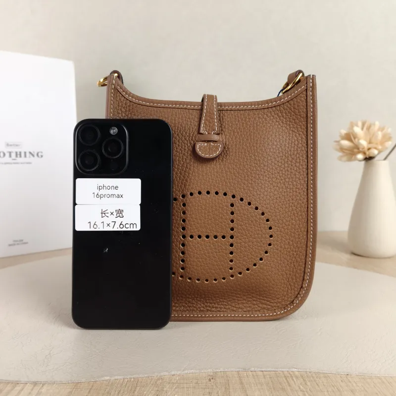 Hermès Crossbody Bag Evelyne Mini 16 Mini 16 Clemence Taurillon TC Calfskinmini17 × 5.5 × 18 cm — cover view 5 of 6