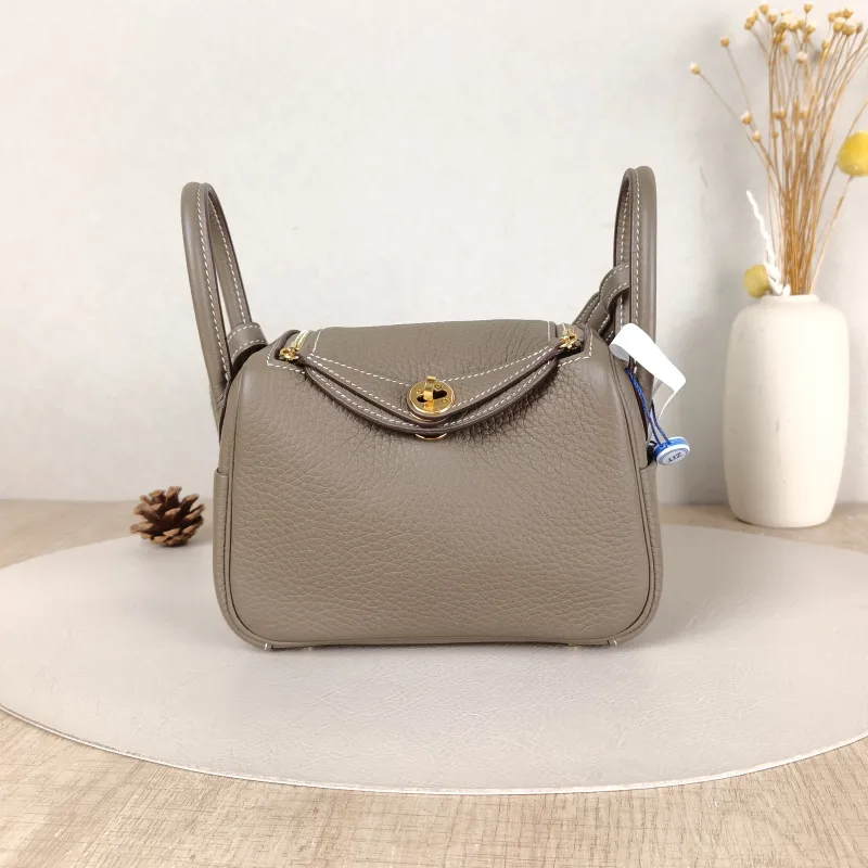 Hermès Crossbody Bag Lindy Mini 1918 TC Calfskinmini19 × 9.5 × 13 cm