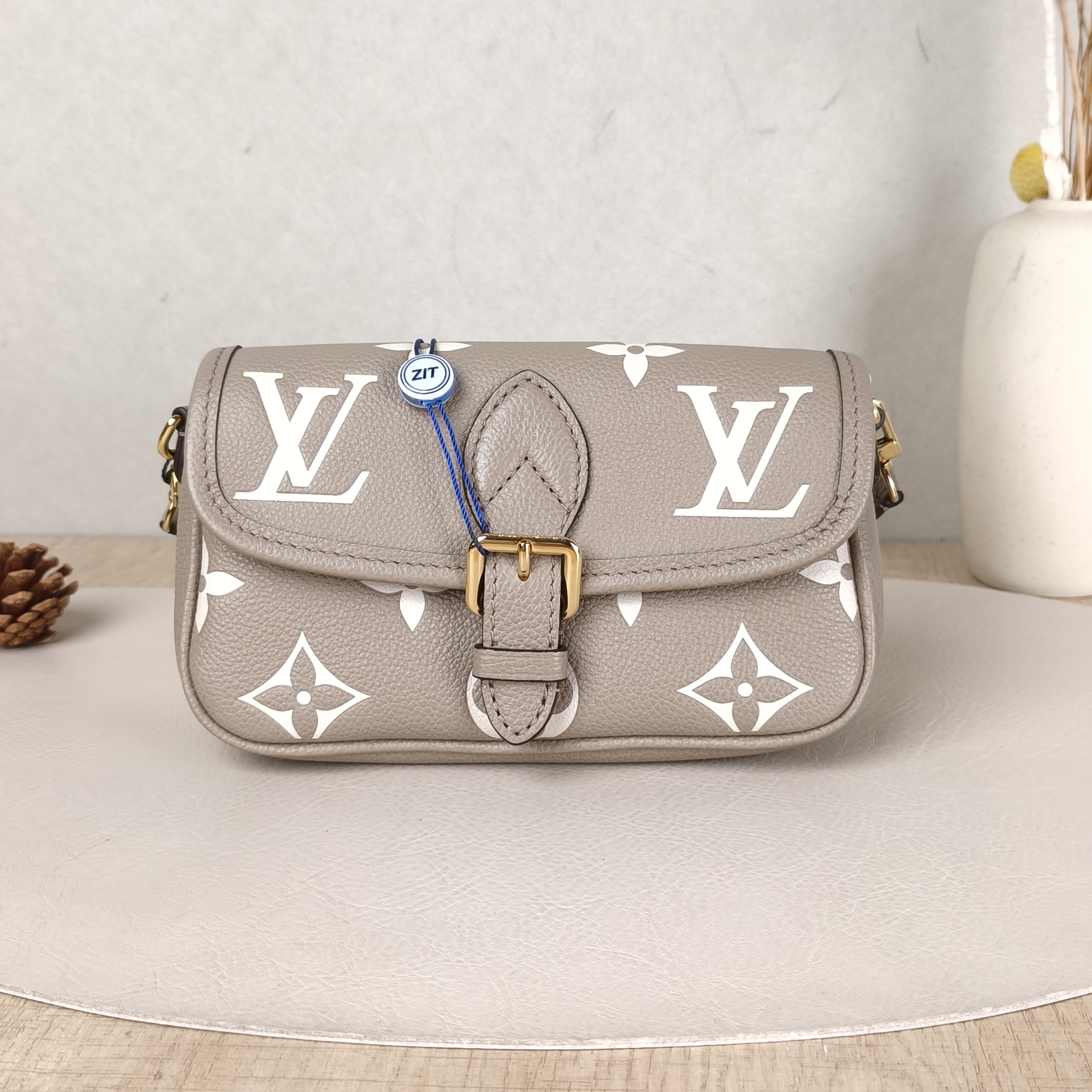 Louis Vuitton Crossbody Bag Diane Baguette Bag Empreinte Embossed Calfskinnano19 × 6 × 10.5 cm