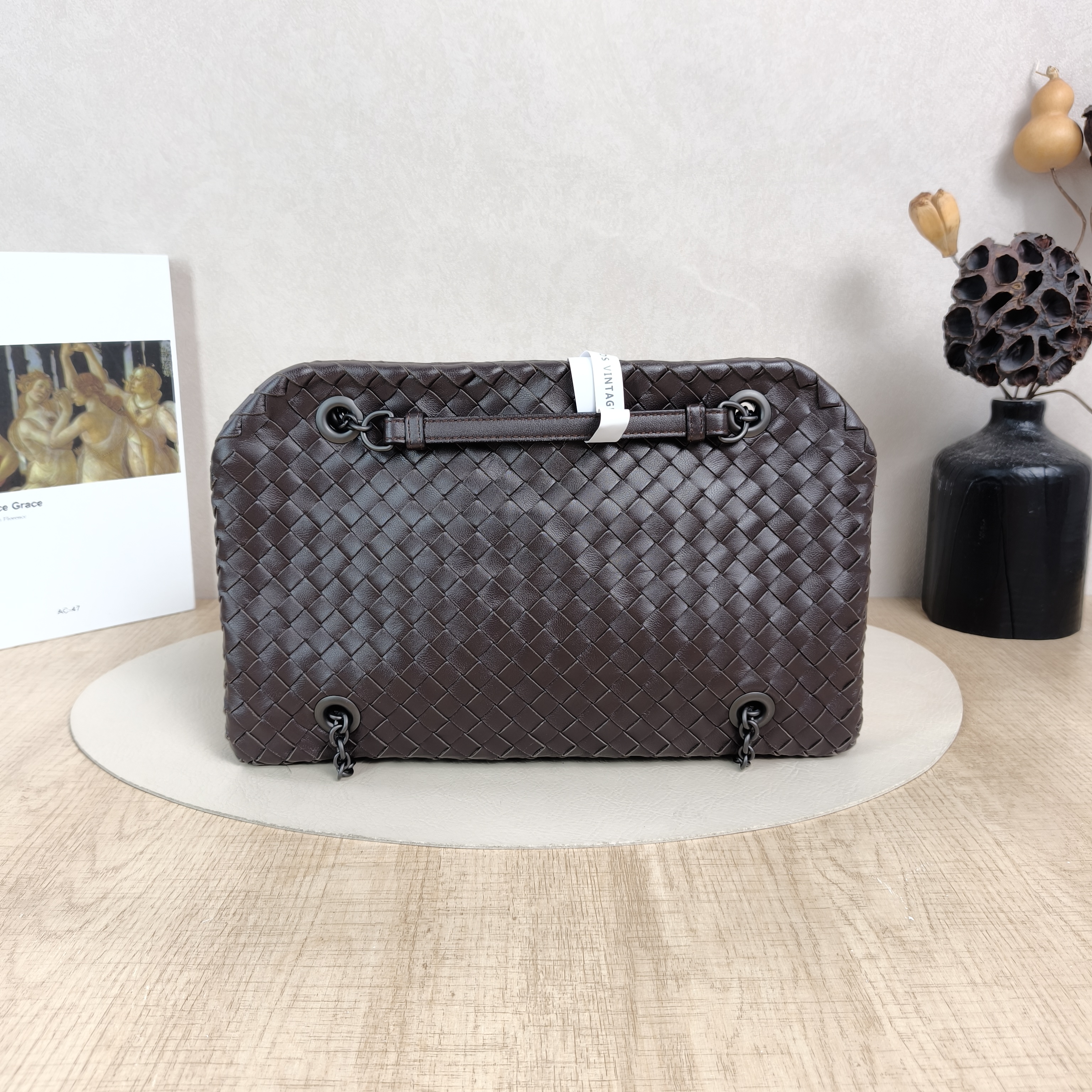 Bottega Veneta Shoulder Bag Shoulder Bag Lambskin One Size30 × 3 × 18.5 cm — cover view 4 of 5