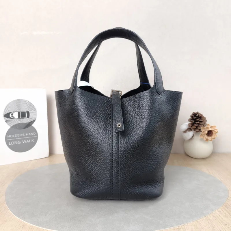 Hermès Top Handle Bag Picotin Lock 22 22Black TC Calfskin Medium22 × 18 × 21 cm