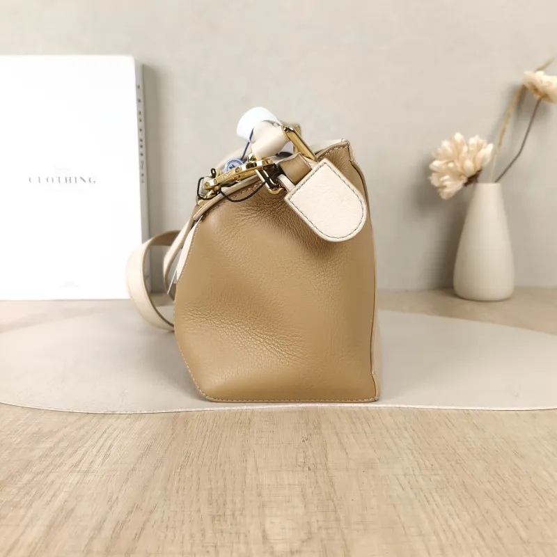 LOEWE Crossbody Bag Puzzle Colorblock CC alfskin Small24 × 10.5 × 16.5 cm — detail view 14 of 14